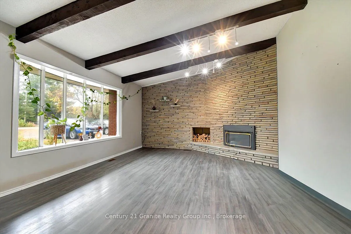 3 bed, $2,200 — Photo 3