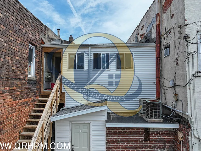 111 N Shiawassee St — Photo 3