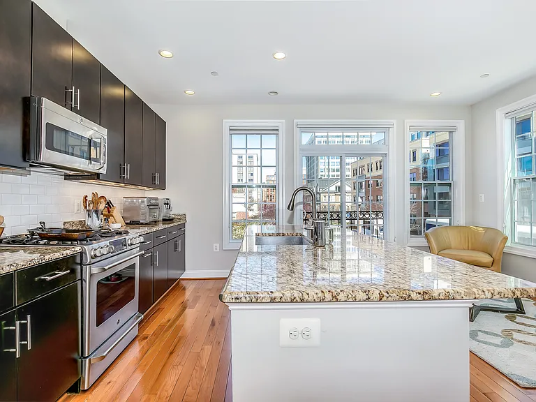 800 N Wakefield St — Photo 12