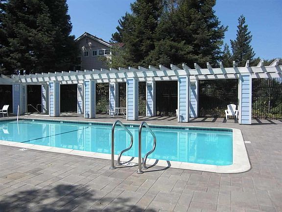2nd image of 3269 Southridge Dr