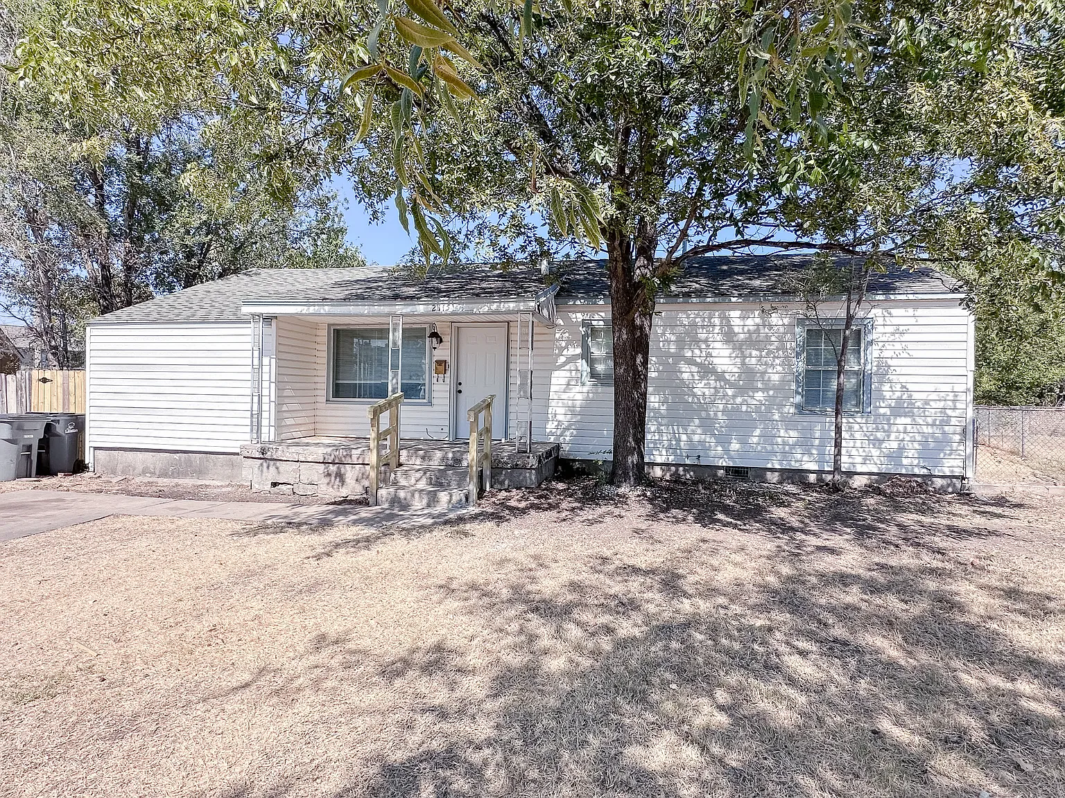 3 bed, 1008 sqft, $750 — Photo 1