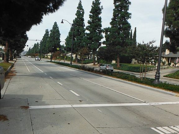 5th image of 10517 Beverly Blvd