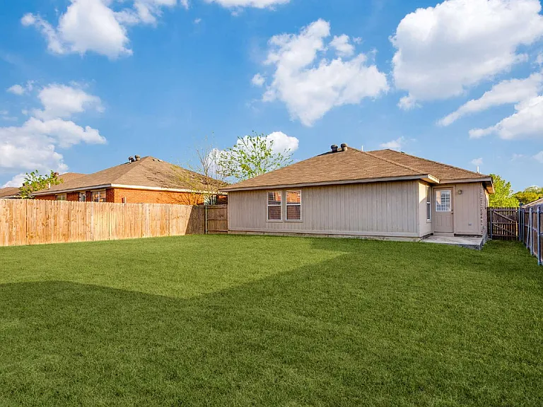 9224 Marilyn Dr — Photo 12