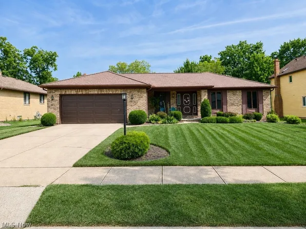 4719 Vincent Dr, Seven Hills, OH 44131