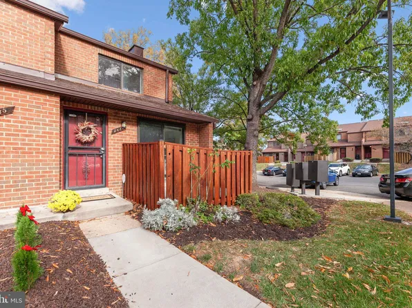 3437 Summit Ct NE #3437, Washington, DC 20018