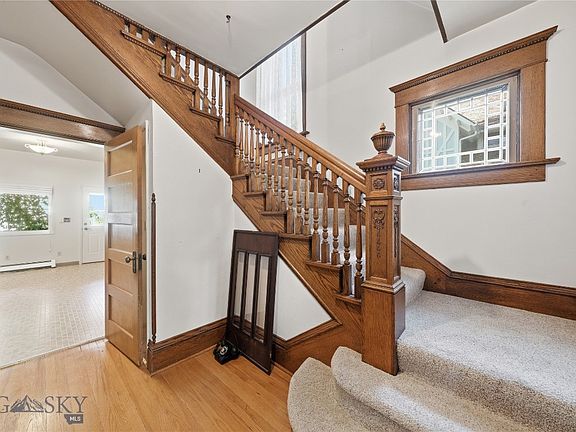 2nd image of 809 S 3rd Ave