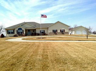 4420 Alice Rd, Center Point, IA 52213