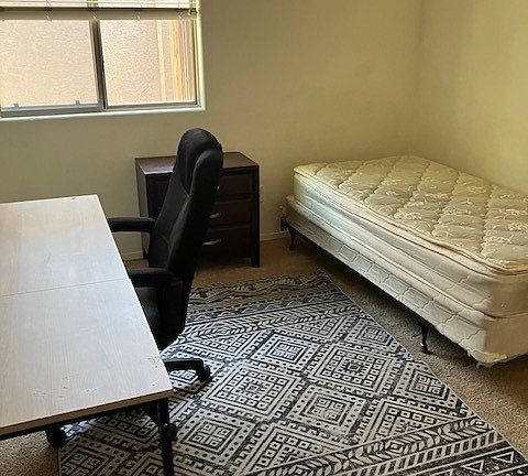 4th image of 1286 E Thompson Way