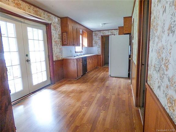 5th image of 632 N Carolina Ave