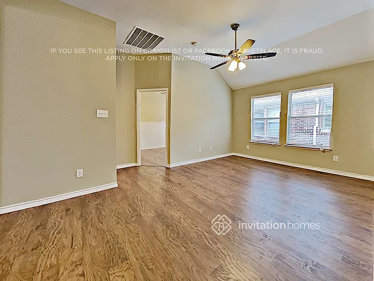 510 Maplewood Dr — Photo 8