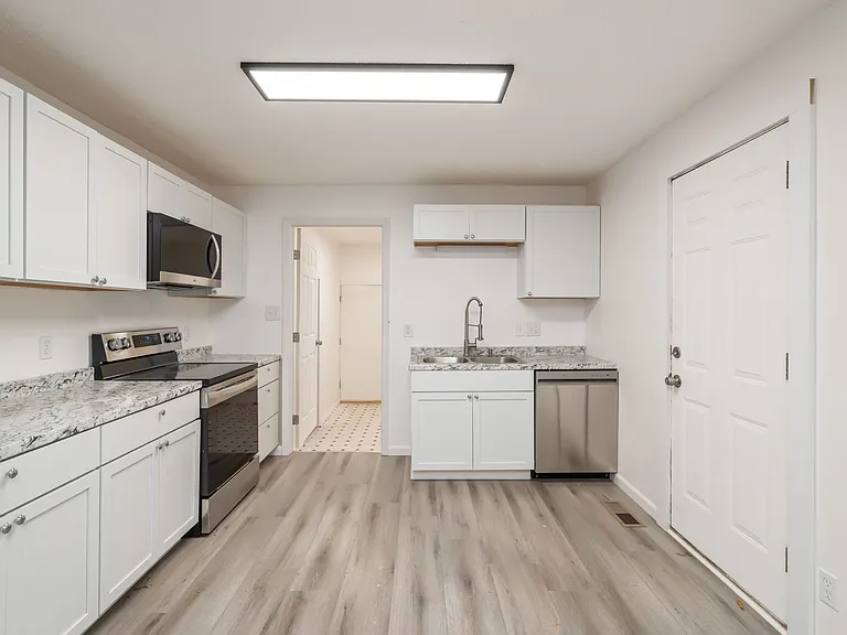 728 Birchbrook Dr — Photo 11