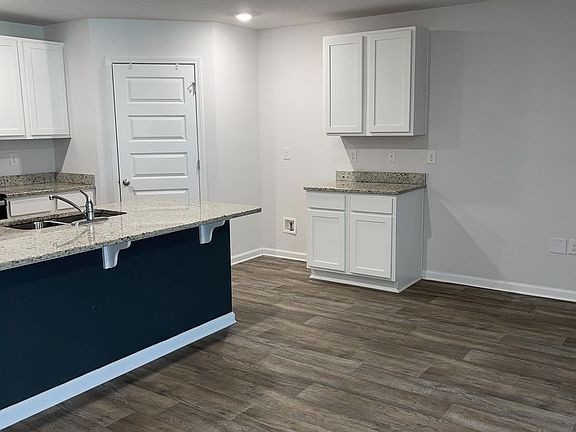4th image of 7539 Oak Lake Blvd