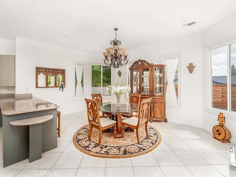 5206 Topeka Dr — Photo 28