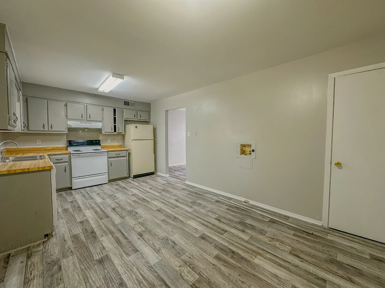 1320 Ponderosa Dr - Apt. B — Photo 4