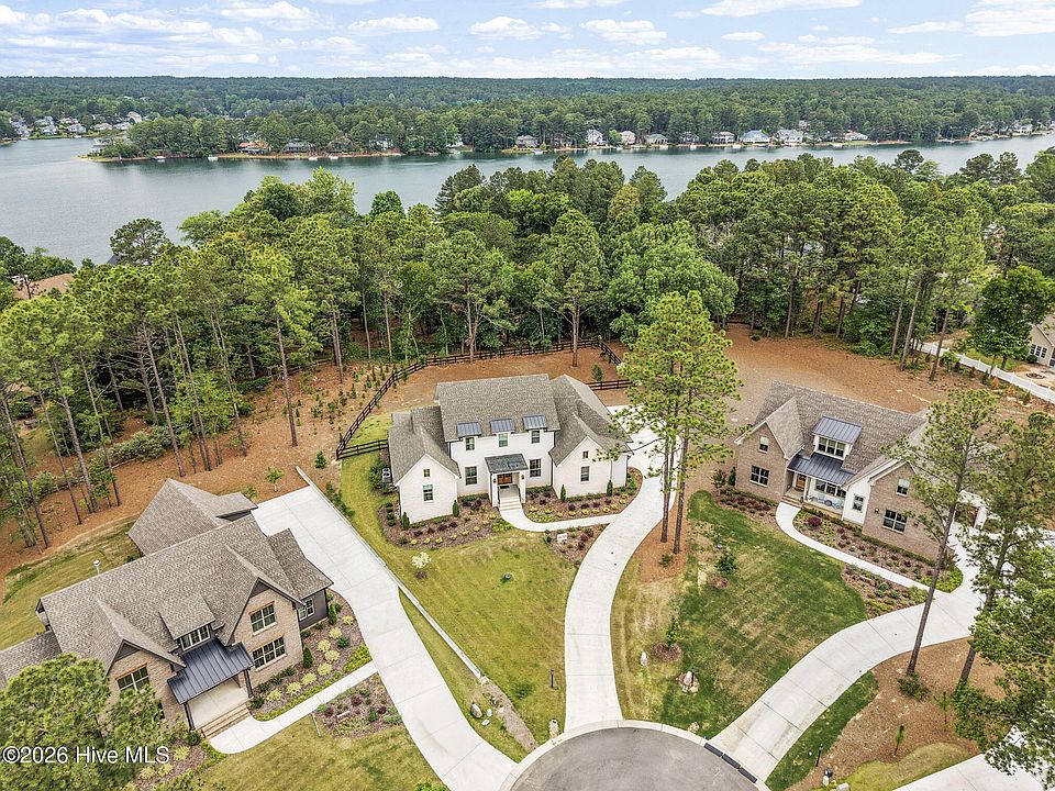 1st image of 325 Sloan Lane