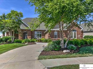 23502 Lakeview St, Elkhorn, NE 68022