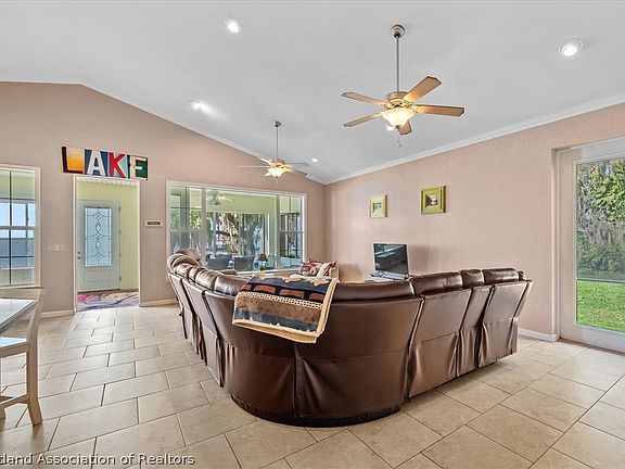 4th image of 42 Lake Stearns Dr