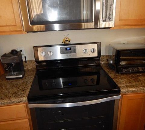 3rd image of 130 W Mountain Sage Dr