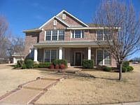 2nd image of 100 Oak Glen Ct