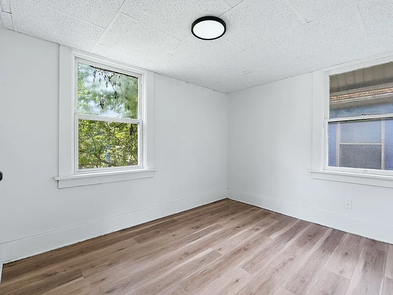 2133 Riedmiller Ave — Photo 3