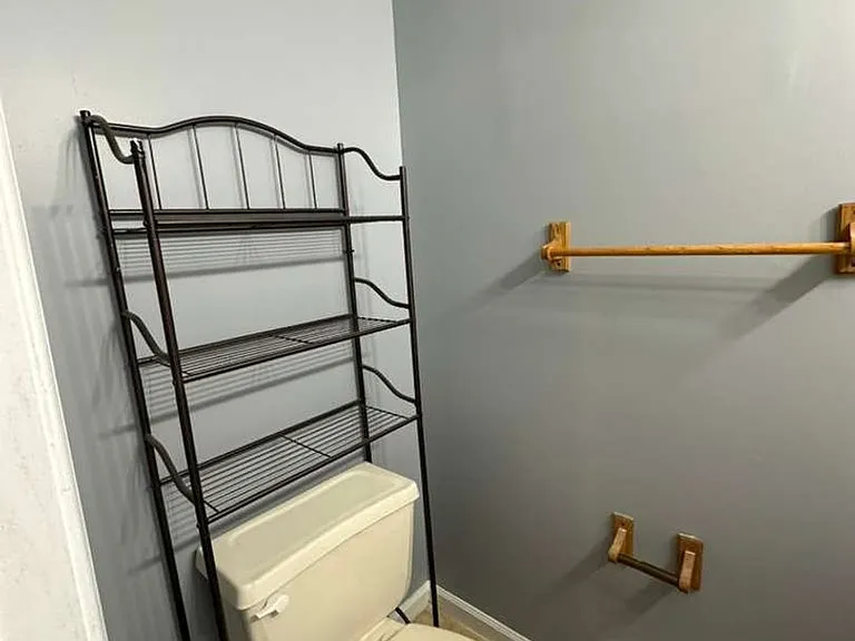 176 Lincoln St — Photo 5