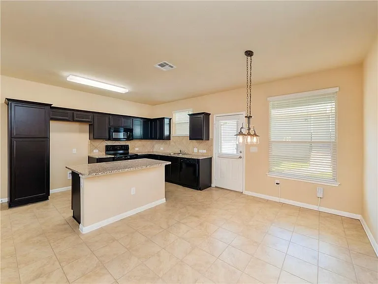 707 Katmai Cir — Photo 4