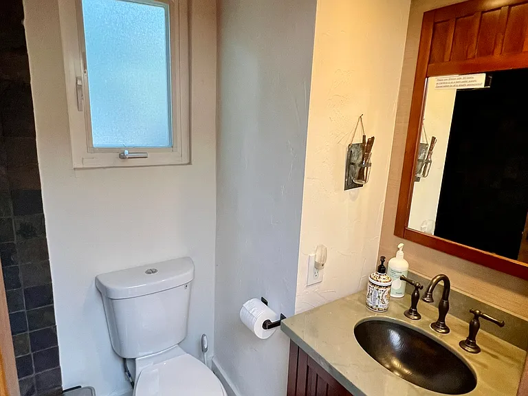 Upstairs full bath