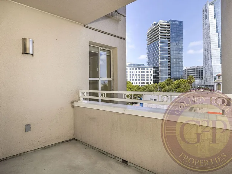140 S Van Ness Ave #429 — Photo 16