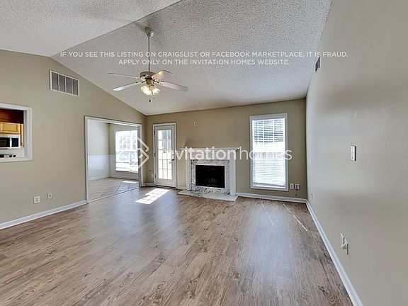 3rd image of 2433 Indian Bluffs Dr