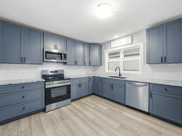 2757 Easton Blvd, Des Moines, IA 50317