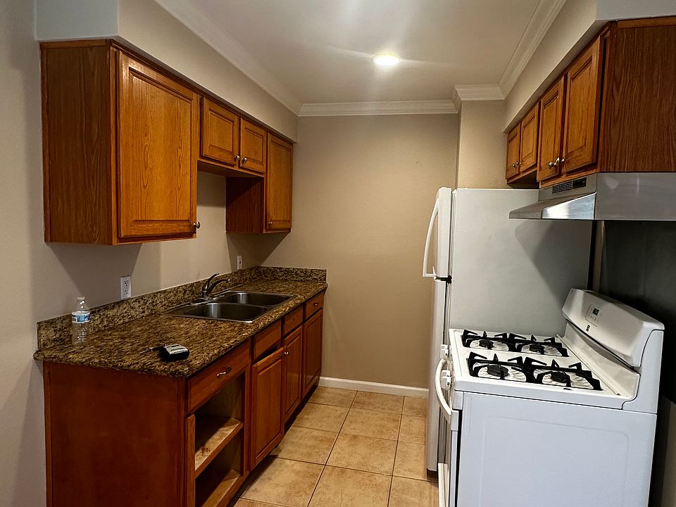 Kitchen - refrigerator and stove included