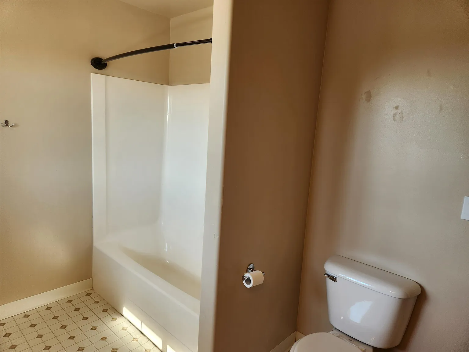 1005 Cardinal Dr. A-B - Unit... — Photo 2