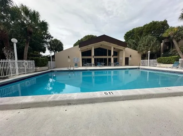 14221 N Kendall Dr #401C, Miami, FL 33183