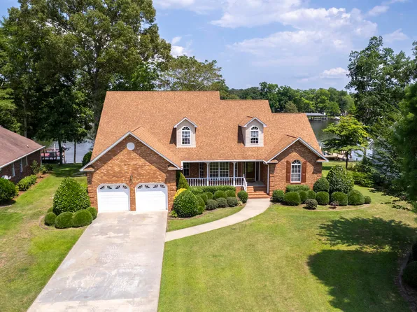 32 Plantation Dr, Manning, SC 29102