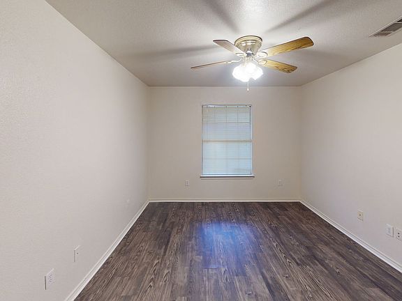 4th image of 1008 W Mulberry St #4