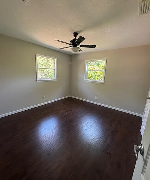 709 SE Alamanda Way — Photo 16