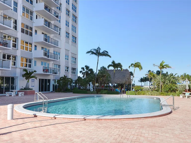 405 N Ocean Blvd #207 — Photo 38
