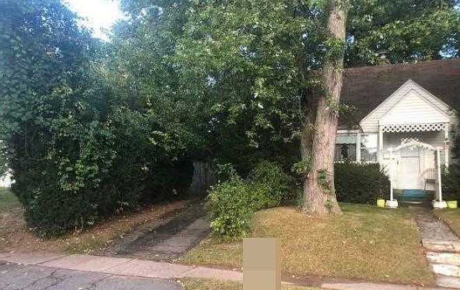 2nd image of 33 Nassau Cir