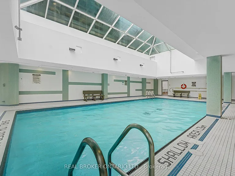 18 Yonge St #1013 — Photo 15