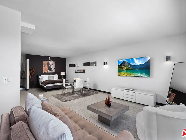 999 N Doheny Dr #611 — Photo 9