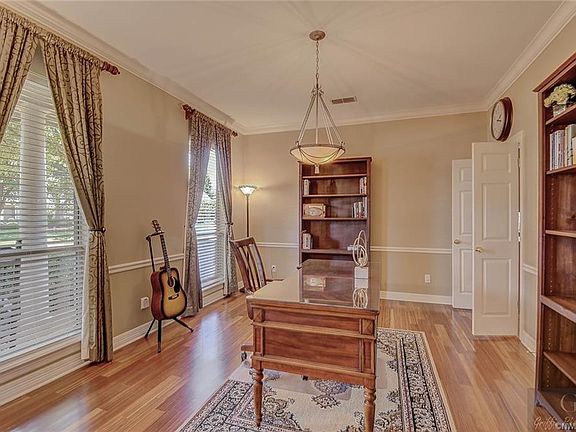 5th image of 139 Woodvale Creek Cir