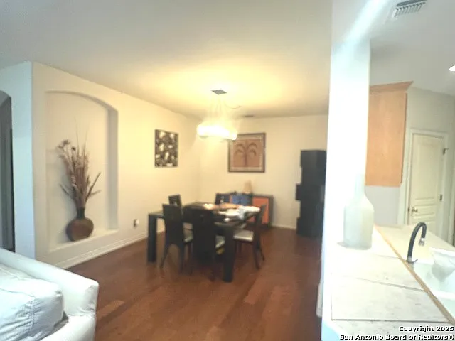 610 Renoir — Photo 4
