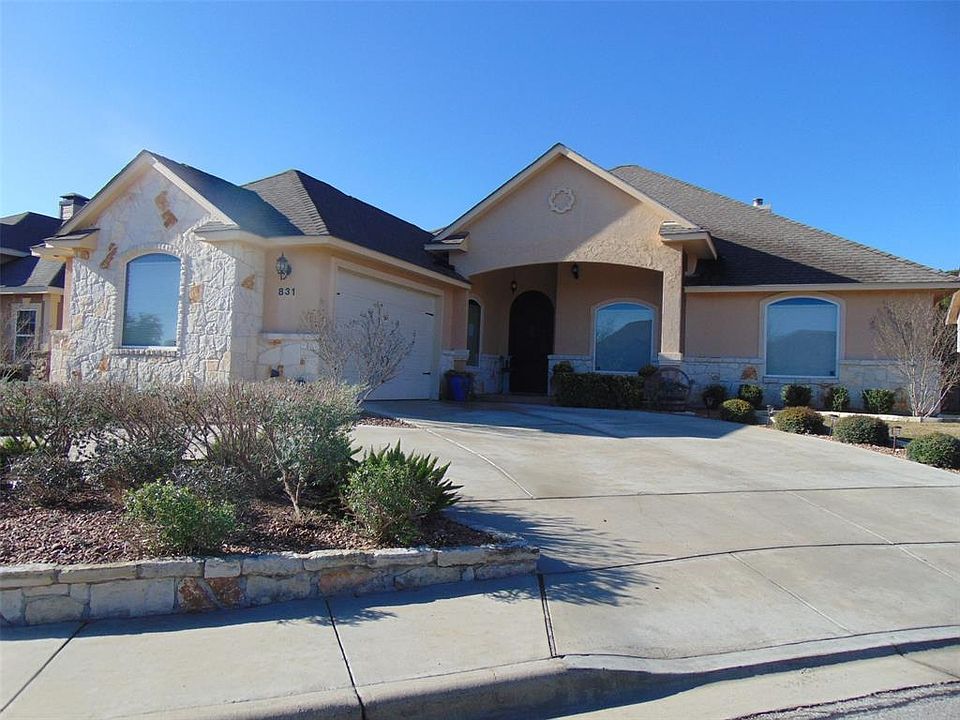 1st image of 831 Lodge Creek Dr