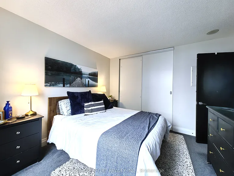 33 Sheppard Ave E #2007 — Photo 18