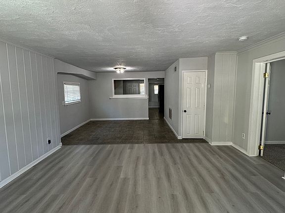 5th image of 302 E Michigan Ave