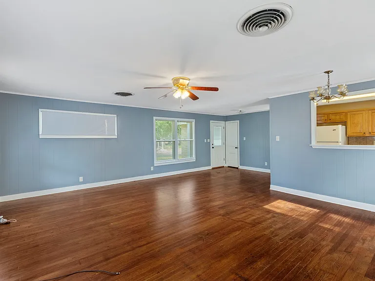 2907 Common St — Photo 5