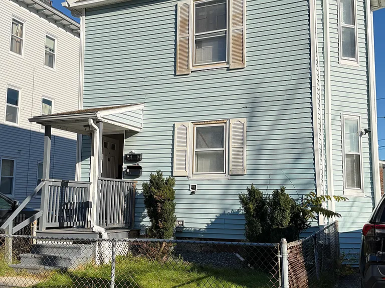 13 Abbott St #1 — Photo 1