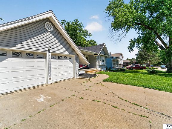 4th image of 7141 Wood Lane Dr
