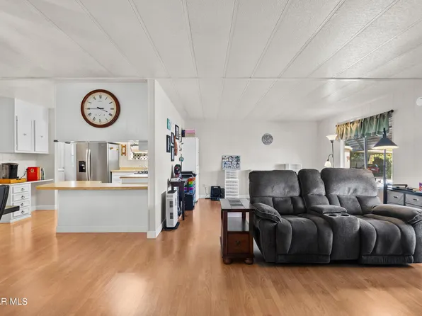 34 Pringle Ct, Newbury Park, CA 91320
