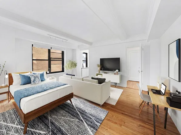 300 W 23rd St APT 9M, New York, NY 10011